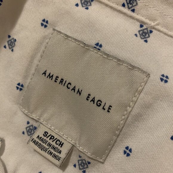 American Eagle. Size Small. Cotton Long Sleeve 1 Pocket Button Up Shirt. B64 - Picture 7 of 7